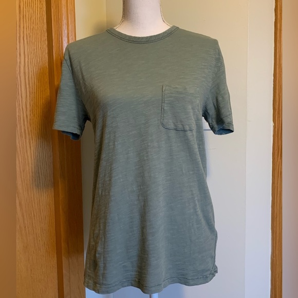 Everlane Tops - Everlane 100% Cotton Crew Pocket Tee Green Size Small